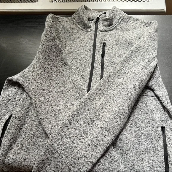 H&M Sport Zip Up Microfleece Sweater Black and White size L - Picture 4 of 9